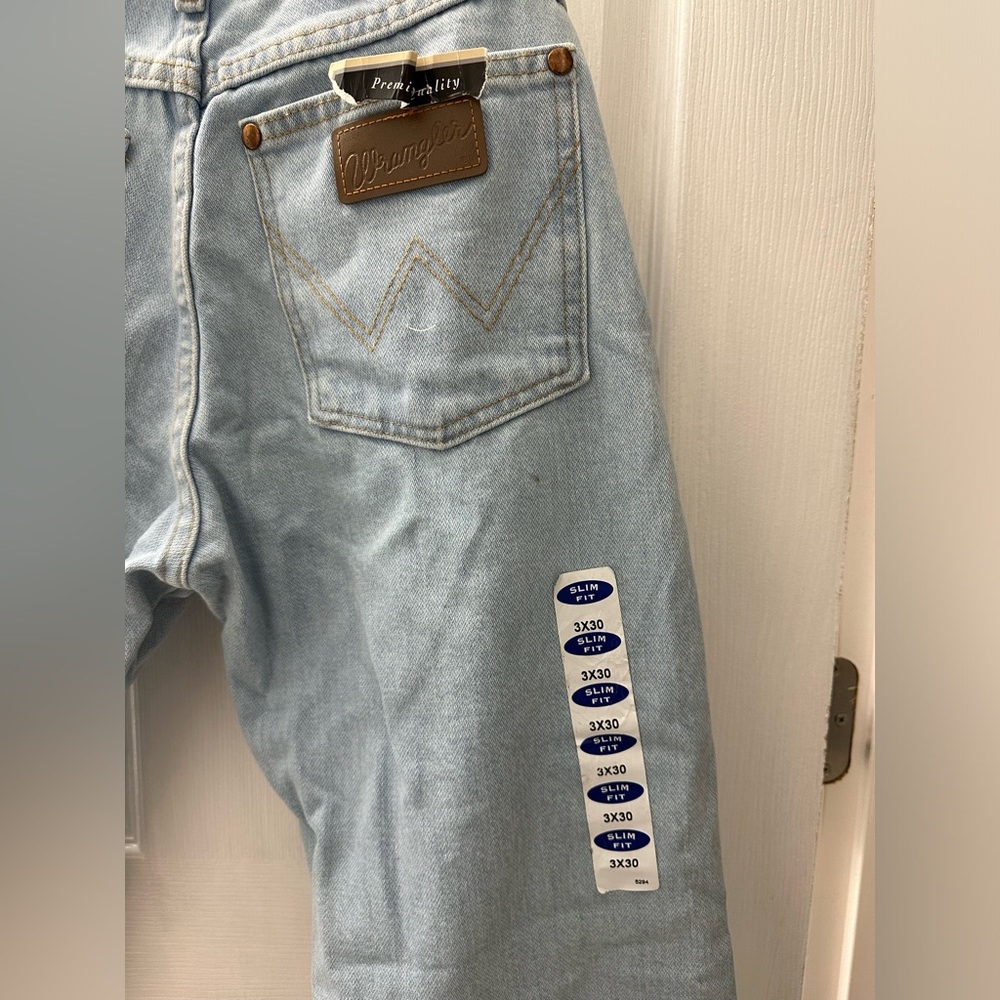 Women’s Cowboy Cut Wranglers